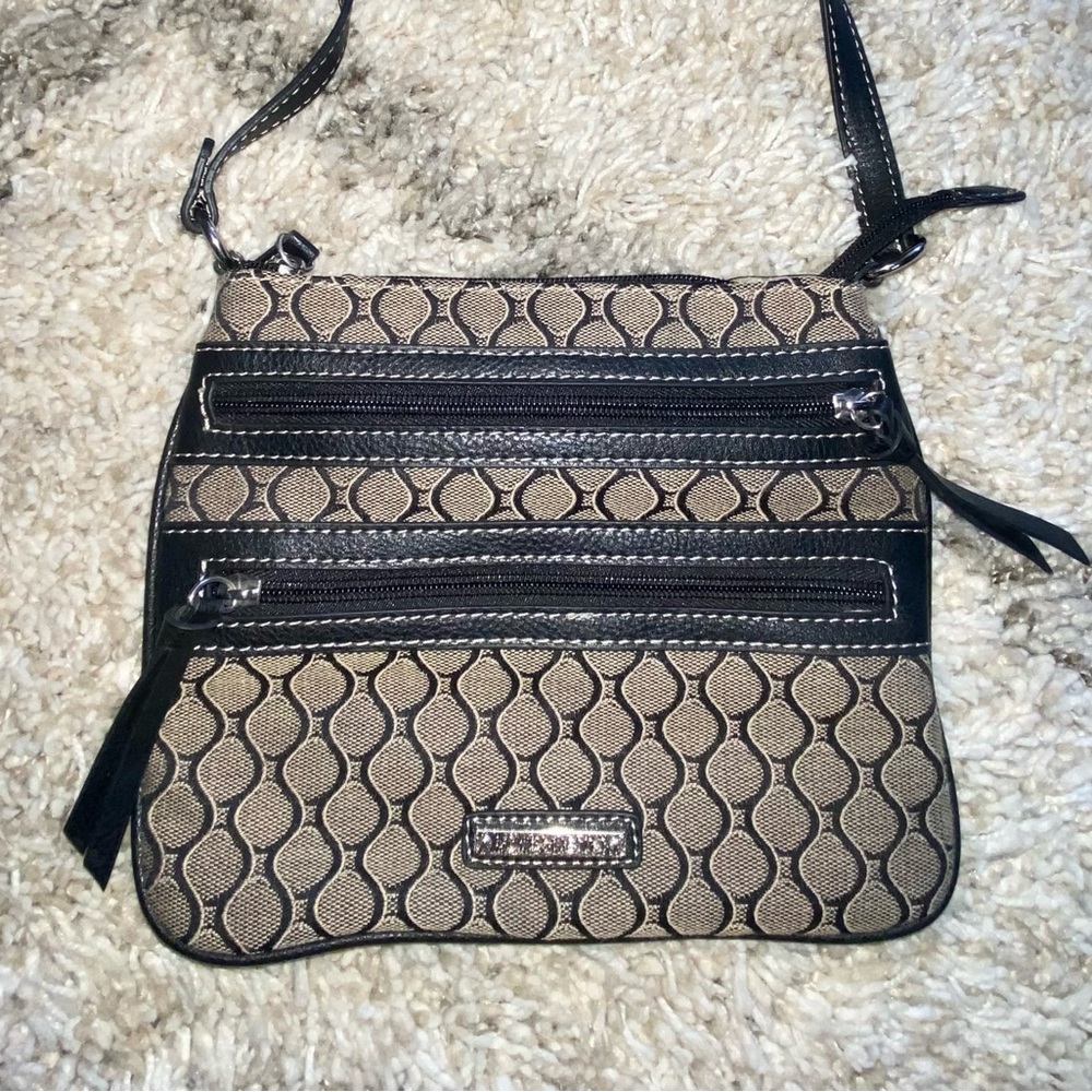 Nine West crossbody bag (lightly used)